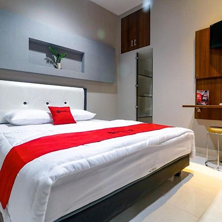 Reddoorz Near Kebon Jeruk Jacarta Exterior foto