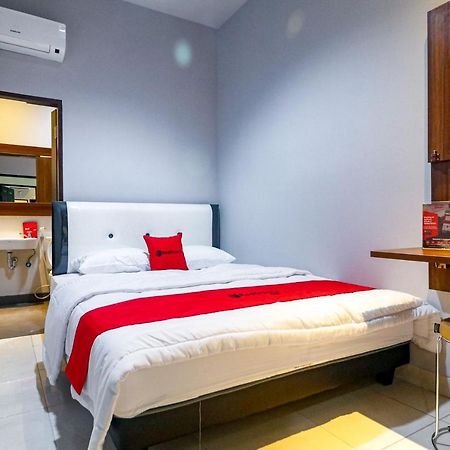 Reddoorz Near Kebon Jeruk Jacarta Exterior foto