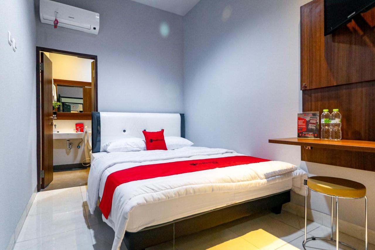 Reddoorz Near Kebon Jeruk Jacarta Exterior foto