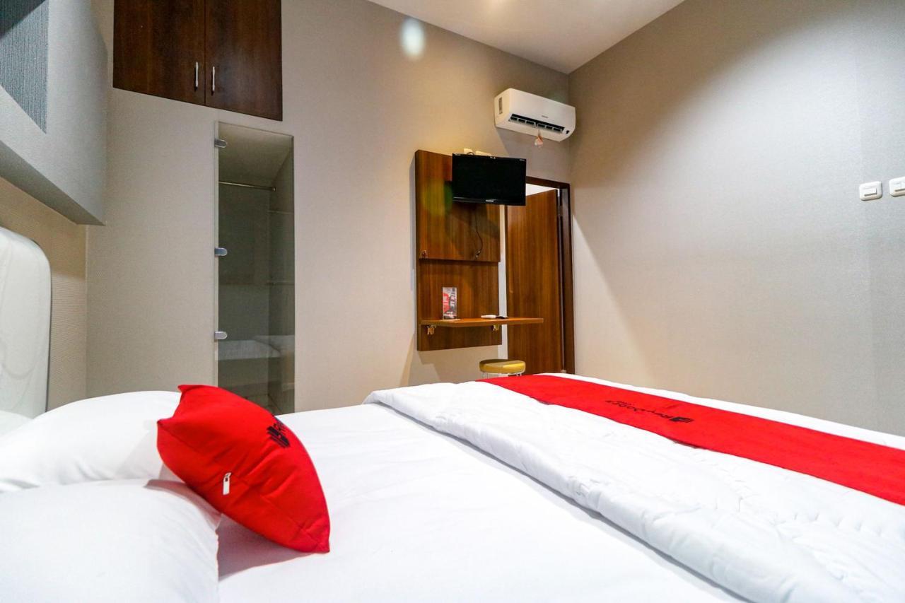 Reddoorz Near Kebon Jeruk Jacarta Exterior foto